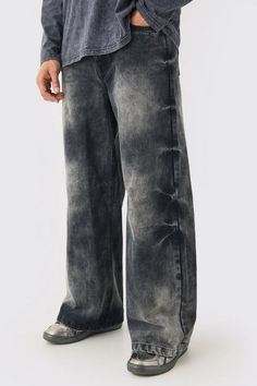 Dive into nostalgia with acid wash. Wanting to stand out from the crowd? Our acid wash jeans come in various cuts - skinny for a sleek silhouette, straight-leg for classic comfort, and tapered for an edgy twist. Each style is designed to take your outfit to the next level, offering a flattering fit for all body shapes. Selecting the perfect pair is a breeze. For athletic builds, the slim or tapered cuts enhance your natural shape. Those with a leaner frame can rock the skinny fit. Our range of acid wash jeans and denim gives you the chance to elevate your ‘fit wherever you're heading. Take your fashion game to the next level by pairing these jeans with a crisp white tee or a bold graphic sweatshirt for a laid-back yet trendy look. Finish off with trainers or ankle boots for street-style pe Plain Jeans, Race Day Outfits, Grunge Jeans, Gym Jacket, Going Out Trousers, Going Out Shirts, Plus Size Suits, Gym Hoodie, Tall Hoodies