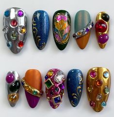 Medieval Nail Art, Nail Art Display Ideas, Goblincore Nails, Nails With Gemstones, Art Display Ideas, Nail Art Display, Nail Design Glitter, Nyc Nails, Natural Nail Art