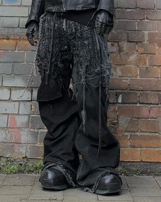 Gothic Apocalypse Outfit, Apocolypse Fashion Aesthetic Male, Post Apocalyptic Gothic Fashion, Gothic Riveted Bottoms For Streetwear, Punk Fashion Male, Post Punk Fashion, Black Post-apocalyptic Style Festival Bottoms, Drag Costume, Techno Outfit