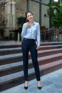 Formal Shirts Women Work Outfits, Networking Outfit Women, Networking Event Outfit, Office Wear Women Work Outfits, Event Outfit Ideas, Work Attire Women, Smart Casual Women Outfits, Classy Business Outfits, Smart Casual Women