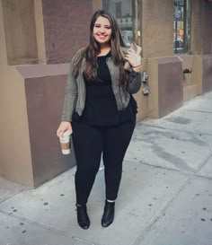 15+ Flattering Plus Size Outfit Ideas That Are So Easy To Put Together | SplendidWoman.com Teacher Wear, Chique Outfit, Look Plus Size, Plus Size Fall, Winter Mode, Girls Style, Moda Plus, Stylish Plus