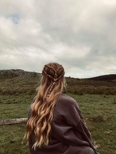 Traditional Hungarian Hairstyles, Complicated Braided Hairstyles, Norwegian Braids, Folklore Hairstyle, Granola Girl Hairstyles, Girl Hairstyles Short, Elven Hair