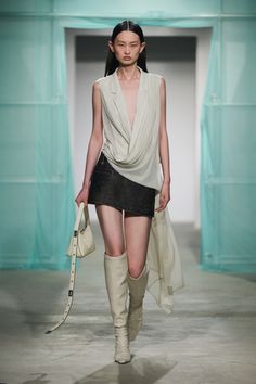 (35) Tumblr Shanghai Fashion, Effortlessly Chic Outfits, 2024 Fashion, Formal Style, Runway Models, Spring 2024, Couture Fashion, New York Fashion