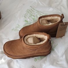 Brand New With Tags And Box. Never Worn. Women's Aize 5. Ordered As A Christmas Gift And They Never Got Returned. They Don't Fit Anyone That's Tried Them. Only Trying To Break Even. Bearclaw Slippers, Paw Shoes, Bear Paw Boots, Funky Shoes, Bear Claws, Bear Paw, Bear Paws, Aesthetic Shoes, Christmas Wishlist