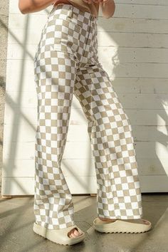 Look stylish and stay comfortable in our Carly Checkered pants. With a flattering high-waist and straight fit, these pants are perfect for any casual occasion. The front patch pocket adds an extra touch of style. Demi Checkered Bottoms // High-waist // Straight fit //Front patch pocket School Work Outfits Teacher Clothes, Checker Outfit, Cute Outfits For Teachers, Checkered Pants Outfit, Checkerboard Pants, Teacher Pants, Checkered Clothes, Girly Closet, Checkered Outfit