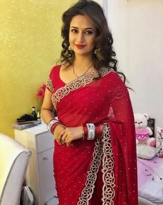 15 Awesome Pics of Divyanka Tripathi in Saree Pearl Saree, शादी की तस्वीरें, Orang India, Red Sari, Net Blouse, Sarees For Girls, Design Saree, Latest Saree