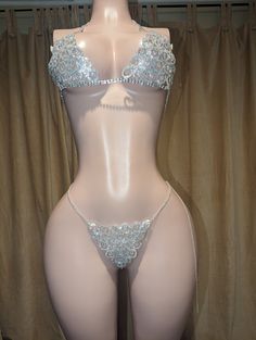 This Rhinestone Chain Bra Set from Primadons and Donnas is the perfect way to add a touch of glamour to your wardrobe. The set includes a rhinestone bra and panty, both of which are adorned with sparkling rhinestones. The intricate detailing and luxurious materials make this set a must-have for any fashionista. This set is sure to turn heads and make you feel like a million bucks. With its unique design and luxurious materials, it's the perfect way to make a statement. Plus, it's easy to order a Rhinestone Bra And Skirt, Bling Bra, Silver Bra, Crystal Bra, Bra Outfit, Rhinestone Bra, Chain Bra, Waist Trainer Corset, Rhinestone Chain