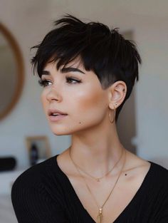 Short Haircut Shaved Sides, Medium Pixie Haircut, Layered V Cut Hair, Short Haircuts Pixie, V Cut Hair, Long Hair Cut Short, Choppy Pixie Cut, Short Choppy Haircuts