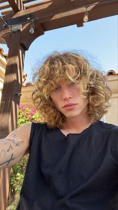 Top 50 Long Hairstyles for Men 2024: Ultimate Guide! | Aesthetic Long Hair Men Inspo Blond Curly Hair Boy, Blonde Curly Hair Boy, Straight Hair With Highlights, Aesthetic Long Hair, 70s Shag, Guide Aesthetic, Jordan Huxhold, Bleached Hair Men, Long Hair Men