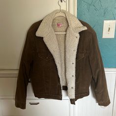 Great Condition. Purchased For $150 Resale. Vintage Levis Jacket, Brown Denim, Levis Jacket, Autumn Outfits, Dream Clothes, Vintage Levis, Fall Outfits, Denim Jacket