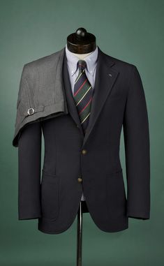 An iconic piece of menswear, the navy blazer is timeless classic. A symbol of American Ivy League style