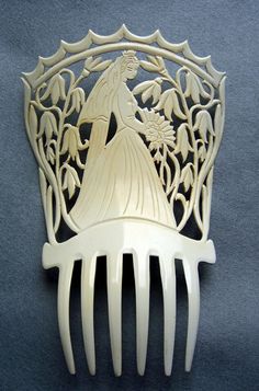 Figural bride Spanish mantilla hair comb French ivory hair accessory | eBay Edwardian Hair Pieces, Art Deco Hair Combs, Cabelas Women, Antique Hair Combs, Vintage Comb, Bijoux Art Nouveau, Art Chinois, Vintage Hair Combs, Hair Jewels