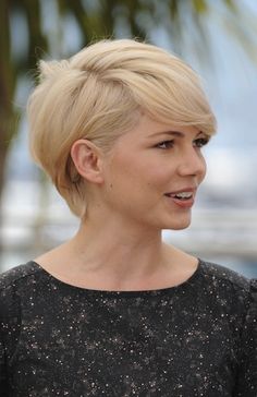 Michelle Williams Hair, Kort Bob, Modern Short Hairstyles, Makeup Tip, Hairstyle Short, Side Swept, Legally Blonde, Michelle Williams, Short Hairstyle