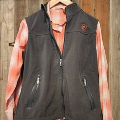 Ariat/Wrangler Gray & Salmon/Orange Western Set Ariat Jacket ~ L ~ Gray/Salmon Chest = 21” Shoulder To Hem = 25” (27” Back) Sleeve Length = 25” Excellent Condition Ariat Vest ~ L ~ Gray/Salmon Chest = 20” Shoulder To Hem = 25” (27” Back) Good Condition- Small Snag On Back-Right Shoulder Ariat Tek Cold Series Shirt ~M ~ Salmon/Gray Chest = 19” Shoulder To Hem = 25” Sleeve Length = 27” Excellent Condition Wrangler Pearl Snap Western Shirt ~ L ~ Salmon/White Plaid Chest = 21” Shoulder To Hem = 26” Sleeve Length = 25” Good Condition Xersion ¾ Zip Athletic Shirt ~ L ~ Salmon/White Pattern Chest = 19” Shoulder To Hem = 26” Sleeve Length = 27” Good Condition O Ariat Vest, Ariat Jacket, Salmon Orange, Athletic Shirts, Western Shirt, Western Shirts, Utility Jacket, White Plaid, White Patterns