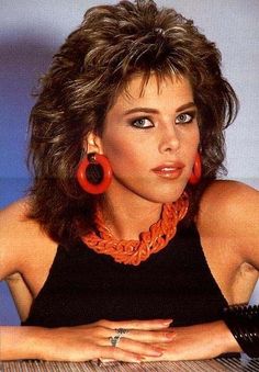 Modern Shag Haircuts, 80s Hair Styles, Medium Shaggy Hairstyles, Feathered Hair Cut, Modern Shag Haircut, Modern Shag, Layered Haircuts For Medium Hair, Shag Haircuts, Heartbreak Hotel