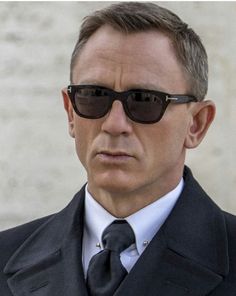 James Bond Haircut, James Bond Sunglasses, Square Sunglasses Men, Fashion Sunglasses, Mens Sunglasses, Square Sunglass