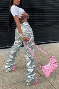 Silver Pants Outfit, Baddie Outfits For School, Metallic Trousers, Black Boots Outfit, Look Festival