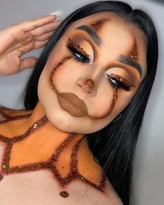 Halloween Lip Makeup, Lip Makeup Ideas, Glitter Halloween Makeup, Creative Halloween Makeup, Maquillage Yeux Cut Crease, Venus Of Willendorf