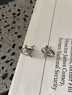 ⚡Buy 2024 Oval Star Pattern Earrings Silver ONE SIZE under $6.00 in Earrings at AnotherChill.com Online. Style: Casual/Street/Vintage/Y2K/Sweet/Elegant/Normcore. Pattern Type: Geometric. Material: Alloy. Quantity: 1pair. Type: Ear Studs. Occasion: Holiday/Weekend Casual/Going Out/Festival/Party/Dating/Wedding. ✓2024 S/S OUTFITS. Check reviews and buy Oval Star Pattern Earrings today. Trendy Metal Earrings For Streetwear, Single Metal Earring For Streetwear, Streetwear Earrings, Edgy Star-shaped Pierced Earrings, Acubi Fashion Earrings, Y2k Earrings, Summer Outfit Accessories, Trendy Scarves, Jeans Outfit Summer