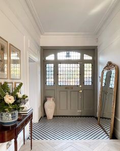 English Country Entryway feather_and_faff Edwardian Hallway, Country Entryway, Hall Tiles, Victorian Hallway, Victorian Renovation, Front Door Makeover, Tiled Hallway, Edwardian House, Hallway Designs