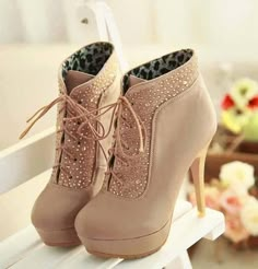 Cute High Heels Cute High Heels, Pastel Outfit, Combat Boot, Beige Shoes, Fabulous Shoes, Dieselpunk