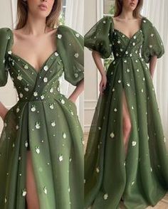 ✨✨Nuevo diseño 😍 para complacer una clienta muy especial ❤️ ✨ Feliz sábado para todos ☺️ 📍 Somos tienda virtual, hacemos envíos a nivel n… | Instagram Princess Evening Dress, Prom Elegant, Simple Frocks, Gowns Prom, Designer Dresses Casual, Pretty Prom Dresses, Fairytale Dress, Stylish Dress Book, Birthday Dresses