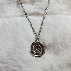 Intricate Spiral Charm Necklace. These Charms Are Approximately 18x15mm. Comes On A 16 Inch Stainless Steel Necklace With A Lobster Clasp And 1.5 Inch Extension Chain. Brand New And Made From Alloy Metals. #Spiral #Geometric #Silver #Punk #Steampunk Spiral Jewelry, Thick Necklace, Element Necklace, Spiral Necklace, Vintage Fans, Accessories Jewelry Necklace, Women Accessories Jewelry, Metal Pendant, Stainless Steel Necklace