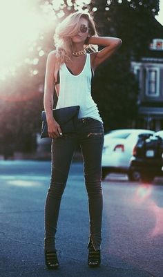 Mode Edgy, Summer Evening Outfit, Edgy Fashion Outfits, Pastel Outfit, Outfit Trends, Casual Weekend, Evening Outfits, Fashion Night, Young Fashion