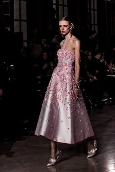 Dior Dress Elegant Classy, Dior Dress Elegant, Boho Bridal Dress, Elegant Outfit Classy, Dior Dress, Outfit Chic, Vogue Dress