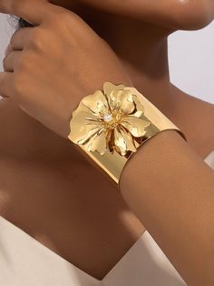 An exclusive offer for you——Affordable prices at Stylewe store, SPU: 11XBR3E39CA, Color: Golden Silver, Pattern:Floral, Style:Urban. Flower Cuff Bracelet, Floral Cuff, Metal Cuff Bracelet, Arm Jewelry, Open Cuff Bracelet, Wide Cuff Bracelets, Cuff Bangle Bracelet, Hand Jewelry, Bangles Jewelry