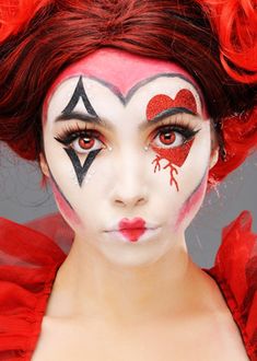 Queen Of Hearts Makeup Halloween Make Up, Queen Of Hearts Masquerade Masks, Queen Of Hearts Face Paint, King Of Hearts Makeup, Queen Of Hearts Costume For Women, Queen Of Hearts Photoshoot, Queen Of Hearts Hair, Red Queen Makeup