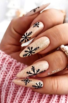 13. Black Snowflake Glitter Gold Nails Christmas Holiday is on its way and the season to appreciate all the beautiful things, such as Christmas... Winter Nails Acrylic, Christmas Nails Easy, Winter Nail Art, Winter Nail Designs