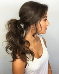 12 #peinados increíbles para tu #cena de #Navidad Bouffant Ponytail, Date Night Hair, Pageant Hair, Clip In Ponytail, Ponytail Hair Extensions, Penteado Cabelo Curto, Long Hairstyles, Stylish Hair, Ponytail Hairstyles