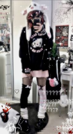 Kuromi Outfit, Kuromi Aesthetic, Creepy Kawaii, 2020s Fashion, Chronically Online, Pastel Goth Outfits, Tiktok Trends, Alt Clothes