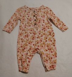 Romper from Old Navy, in size 12-18 months (fits 29-31 inches & 22-27 pounds). Brand new with tags. Navy Floral, Baby Month By Month, Size 12, Old Navy, Baby Girl, Rompers, One Piece, Navy, Brand New