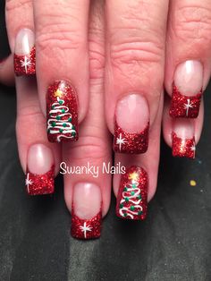 Square Nail Designs Holiday, Holiday Nails Winter Christmas Acrylic, Glitter Fade Nails Gel, December Nails Christmas Xmas, Red Christmas Nails 2022, Christmas Tree Nails Designs, Christmas Time Nails, Holiday Nail Designs Christmas, Christmas Nail Designs 2022