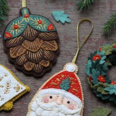 Felt Embroidery Advent Calendar by Kirikipress 12 Days Of Christmas Felt Ornaments, Diy Velvet Ornaments, Free Felt Patterns, Christmas Felt Crafts, Advent Calendar Felt, Felt Trees, Felt Patches, Felt Ornaments Patterns, Felt Patch