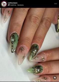 Green Mushroom Nails, Green Witch Nails, Enchanted Nails, Gold Acrylic Nails, Witch Nails, Witchy Nails, December Nails, Cute Simple Nails, Cute Nail Art Designs