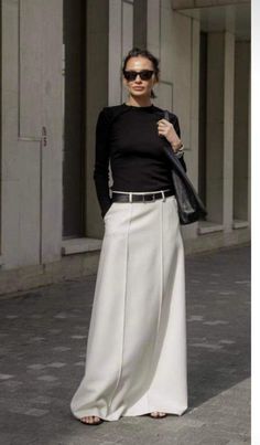 White Solid Color, Long Skirt Outfits, Office Skirt, Fashion Attire, White Solid, Casual Office, Looks Chic, Fashion Black