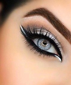 Make Up Designs, White Eyeliner, Eye Makeup Designs, Fancy Makeup, Makeup Eye Looks, Creative Eye Makeup, Make Up Looks