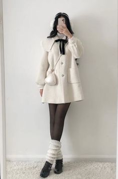 Cute Elegant Winter Outfits, Winter Outfit Leg Warmers, Blair Winter Outfits, Cute Girly Outfits Winter, Girly Girl Outfits Aesthetic, Coquette Outfit For Winter, Leg Warmer Winter Outfit, Warm Coquette Outfit