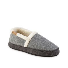 Acorn-Madison Moccasin Slipper - Women's Crafted from recycled materials, the Madison moccasin slipper from Acorn is a cozy and sustainable add to your wardrobe. Cloud Cushion™ padding offers ample comfort. Travel Slippers, Grey Slippers, Spa Slippers, Fleece Socks, Cloud Cushion, Slippers Online, Moccasin Slippers, Women Crafts, Moccasins Style