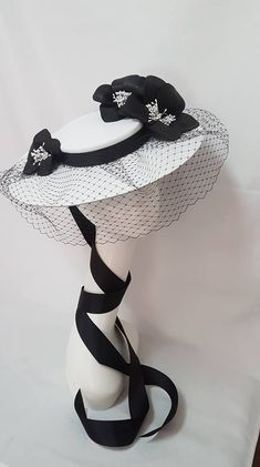 Elegant Hats, Fascinator Hat, Millinery Hats, Fancy Hats, Vintage Hats, Fascinator Hats, Derby Hats, Beautiful Hats, Fantasy Clothing