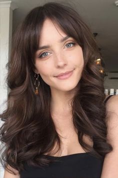 Chocolate Brown Hair Pale Skin, Dark Brown Hair Pale Skin, Brunette Hair Pale Skin, Brown Hair Pale Skin, Chocolate Balayage, Brunette Hair Color Ideas, Cool Brown Hair, Pale Skin Hair Color