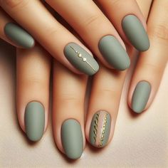 Mauve Matte Nails Dusty Rose, Gel X Nails Matte, Classy Short Oval Nails, Sage Green Nails With Gold Flakes, Matte With Glitter Nails, Sage Matte Nails, Elegant Nails Matte, Fall Neutral Nail Designs, Bridesmaid Nails For Sage Green Dress