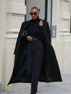 Jasmine Tookes Style Street, Jasmine Tookes Winter Style, Jas Tookes Style, All Black Outfit 2023, All Black Winter Outfit Classy, Melissa Wardrobe, Black And Gold Outfit Classy, Jas Tookes, Jasmine Tookes Style