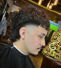 Heavy Short Mullet with Temp Skin Fade. This attractive Mexican haircut is a stylish and popular style for men who want to look good, stand out and radiate confidence. Mexican Haircut, Mexican Haircuts, Styles For Guys, Mexican Hairstyles, Stubble Beard, Low Skin Fade, Short Mullet, Curly Hair Fade, Best Haircuts For Men