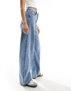 Jeans från JJXX Denim passar alla dagar Vida ben Hög midja Hällor för skärp Fem fickor Märke med logga baktill Wide Fit Jeans, Jean Large, Denim Day, Prom Dress Shopping, Brunch Outfit, Maxi Dress Trend, Petite Maternity, Skirted Swimwear, Plus Size Pregnancy