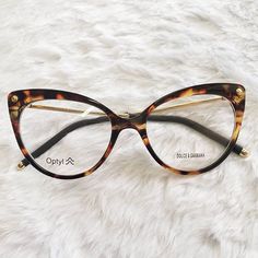 Chilli Beans, Throwing Shade, Fashion Eye Glasses, Retro Glasses, Fashion Eyeglasses, Dolce E Gabbana, Womens Glasses