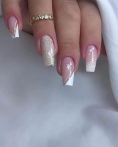 Gel Nail Designs White And Gold, Gold And White Gel Nails, White And Golden Nails Acrylic, White And Gold Nails Aesthetic, White Snd Gold Acrylic Nails, Nail Salon Design, Pretty Nail Art Designs, Pretty Nail Art